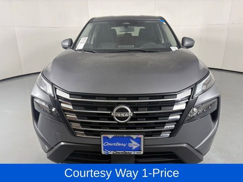 Used 2024 Nissan Rogue SV AWD/4WD image 4