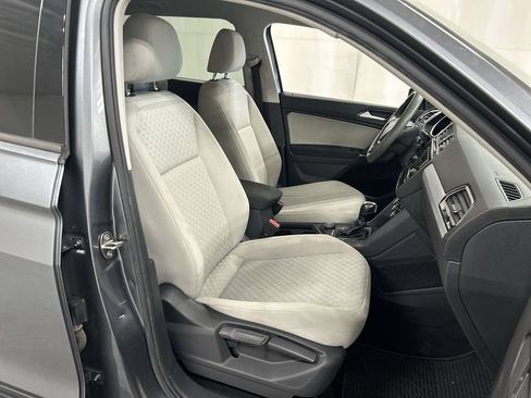 Used 2018 Volkswagen Tiguan S w/ 3rd Row Seat Package AWD/4WD image 23