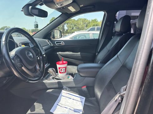 Used 2022 Jeep Grand Cherokee Laredo X RWD image 29