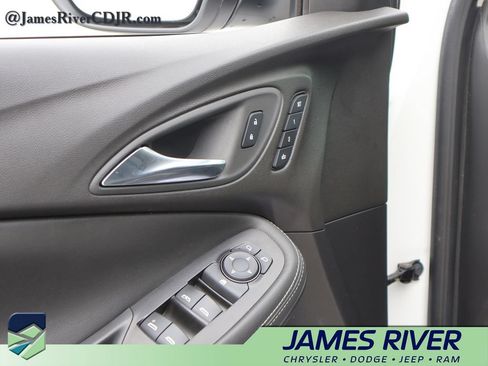 Used 2023 Buick Encore GX Essence w/ Experience Buick Package AWD/4WD image 22