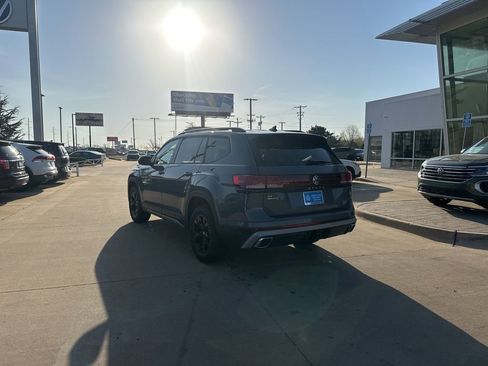 New 2026 Volkswagen Atlas Peak Edition AWD/4WD image 7