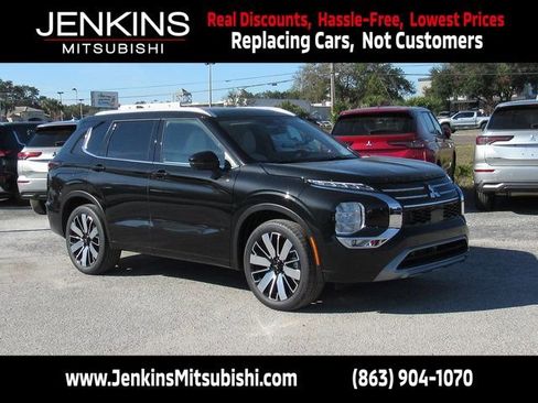 New 2026 Mitsubishi Outlander SEL image 1