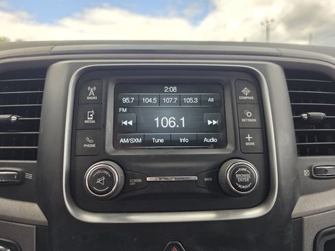 Used 2018 RAM 1500 Express AWD/4WD image 20