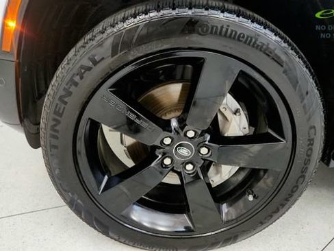 Used 2024 Land Rover Defender 130 X-Dynamic SE AWD/4WD image 82