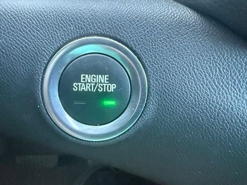 Used 2024 GMC Terrain SLE w/ Driver Convenience Package AWD/4WD image 25