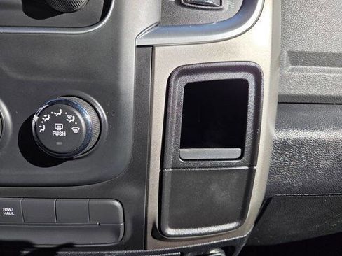 Used 2016 RAM 1500 Classic SLT AWD/4WD image 38