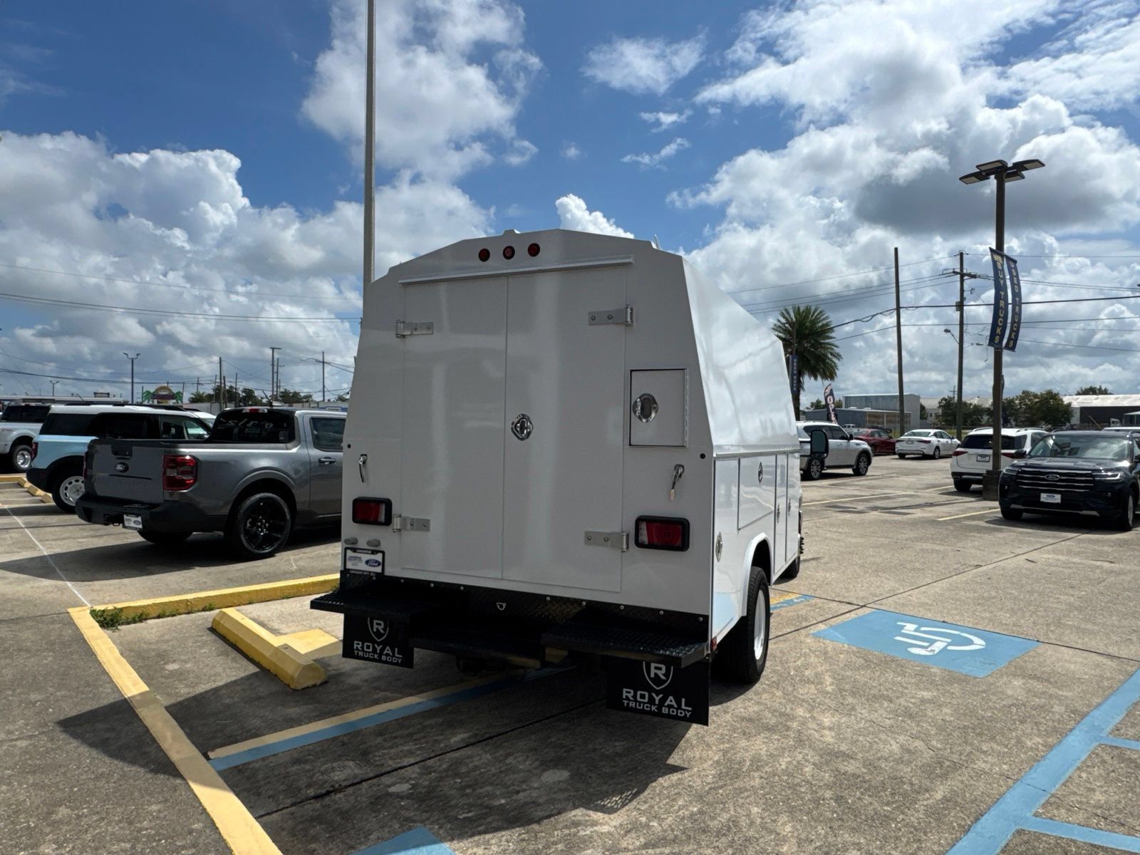 Used 2026 Ford E-350 and Econoline 350 Super Duty w/ Power Equipment Group RWD image 4