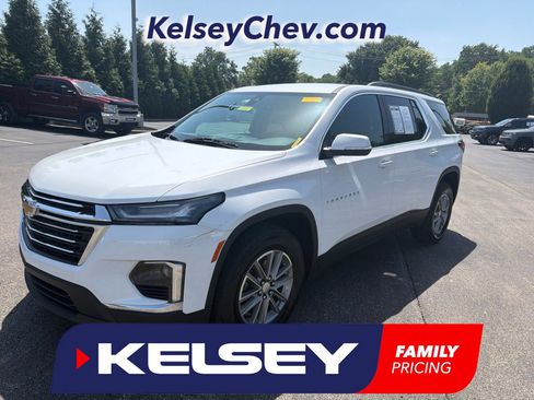 Used 2023 Chevrolet Traverse LT FWD image 1