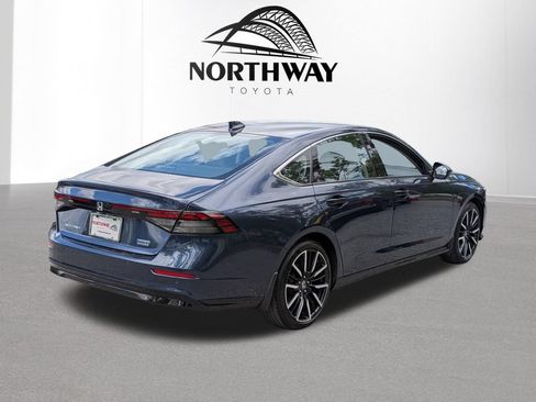 Used 2023 Honda Accord Touring image 3