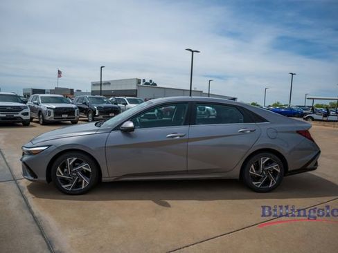 Used 2024 Hyundai Elantra Limited FWD image 2
