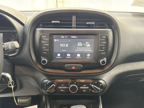 Used 2021 Kia Soul LX image 23