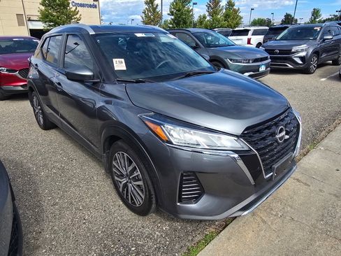 Used 2024 Nissan Kicks SV FWD image 19