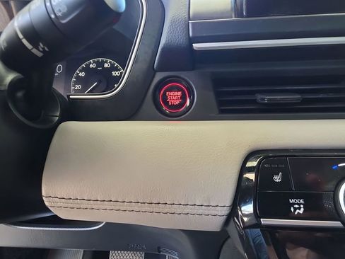 Used 2024 Honda Pilot EX-L image 17