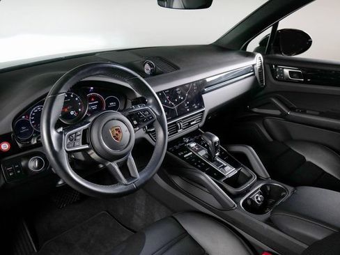 Certified 2023 Porsche Cayenne AWD/4WD image 19