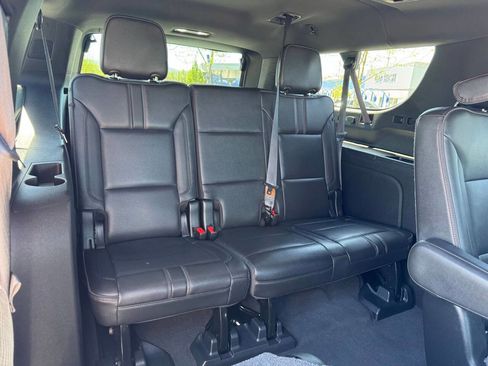 Used 2021 Chevrolet Suburban RST w/ Luxury Package AWD/4WD image 35