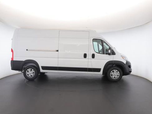 New 2024 RAM ProMaster 2500 w/ Quick Order Package 22H SLT+ image 32