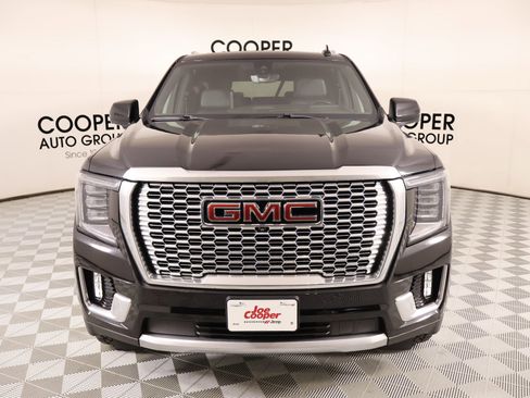 Used 2021 GMC Yukon XL Denali w/ Denali Premium Package AWD/4WD image 9