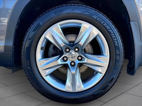 Used 2015 Toyota Highlander Limited Platinum image 11