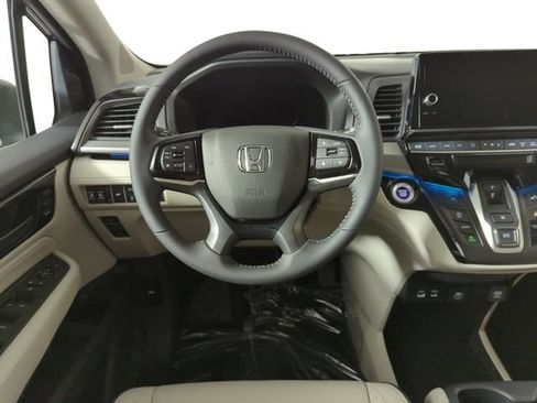 New 2026 Honda Odyssey Touring image 23