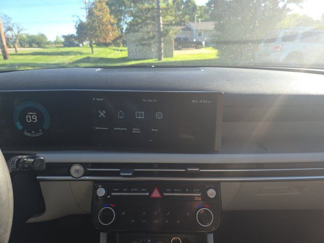 Used 2025 Hyundai Tucson SEL FWD image 16