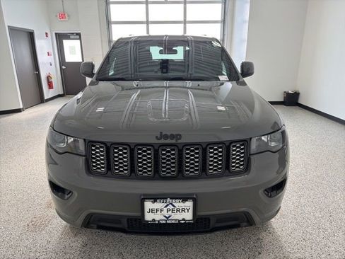 Used 2021 Jeep Grand Cherokee Laredo X image 8