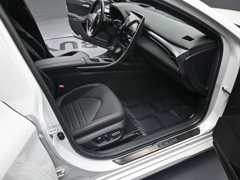 Used 2022 Toyota Avalon Touring w/ Advanced Safety Package image 20