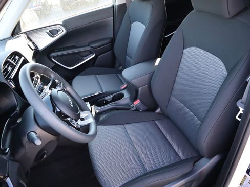 New 2025 Kia Soul S image 18