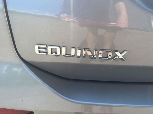 Used 2024 Chevrolet Equinox LT AWD/4WD image 16