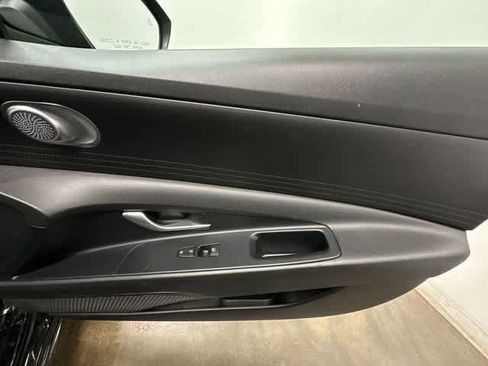 Used 2023 Hyundai Elantra SEL w/ Winter Weather Package image 22