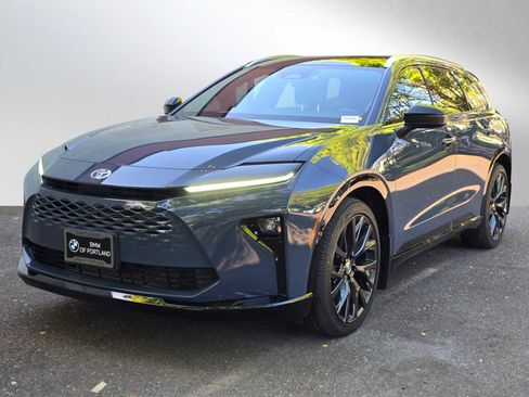 Used 2025 Toyota Crown Signia w/ Advanced Technology Package AWD/4WD image 7