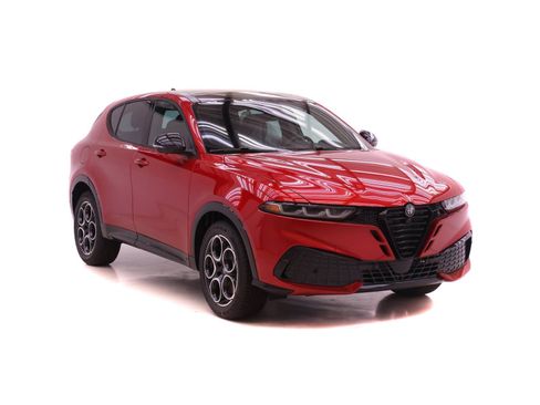 New 2026 Alfa Romeo Tonale AWD/4WD image 2