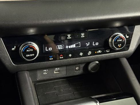Used 2023 Mitsubishi Outlander SEL 40th Anniversary AWD/4WD image 36