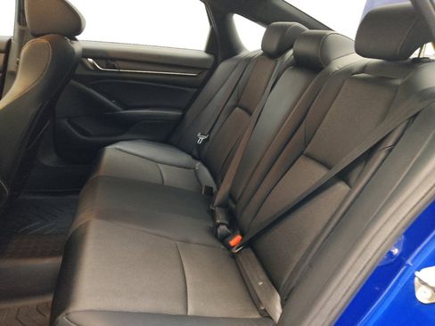 Used 2018 Honda Accord Sport image 18