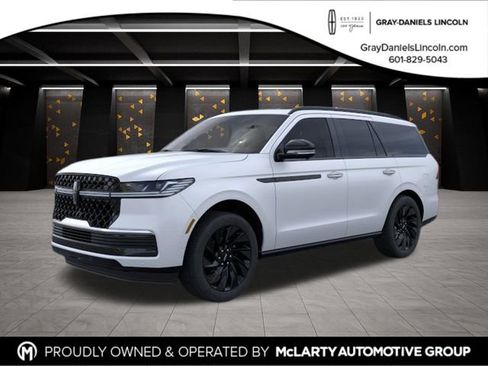 New 2026 Lincoln Navigator Reserve w/ Jet Appearance Package image 1