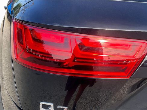 Used 2019 Audi Q7 3.0T Prestige AWD/4WD image 29