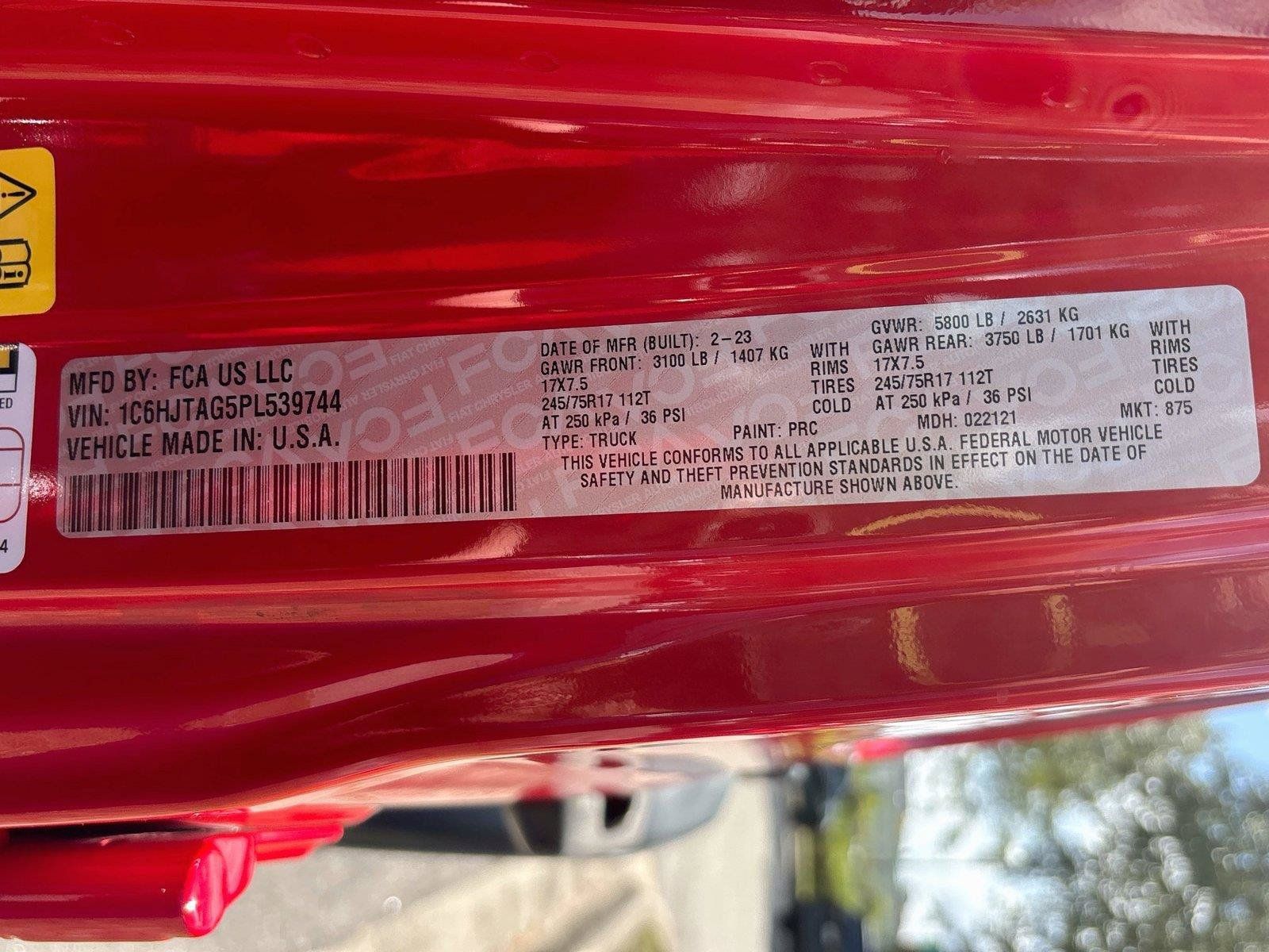 Used 2023 Jeep Gladiator Sport AWD/4WD image 18