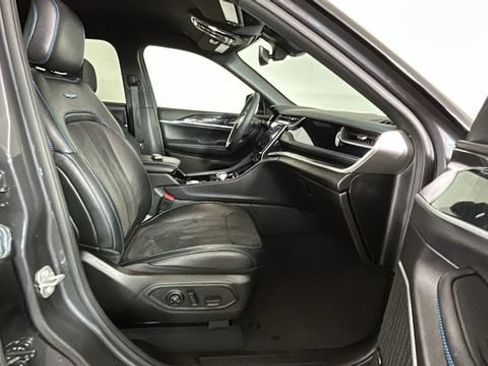 Used 2022 Jeep Grand Cherokee Trailhawk AWD/4WD image 30