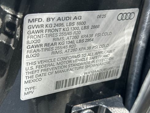 Used 2025 Audi Q5 Premium Plus w/ Premium Plus AWD/4WD image 29