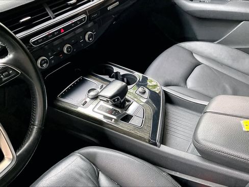 Used 2017 Audi Q7 3.0T Premium Plus image 16