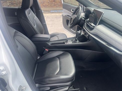 Used 2023 Jeep Compass Latitude image 29