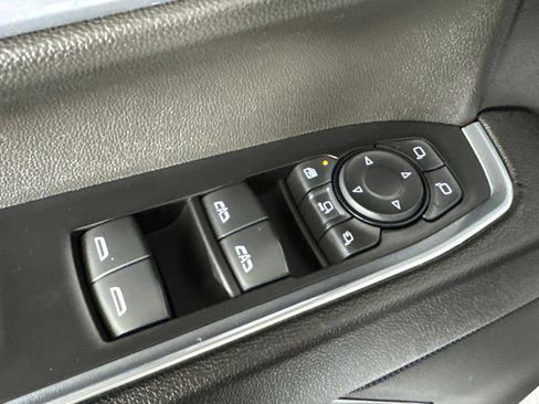 Used 2024 Chevrolet Silverado 2500 LTZ AWD/4WD image 31