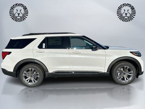 New 2026 Ford Explorer Active w/ Active Comfort Package image 4
