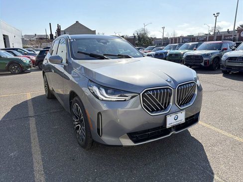 Used 2025 BMW X3 xDrive30i w/ Premium Package image 2