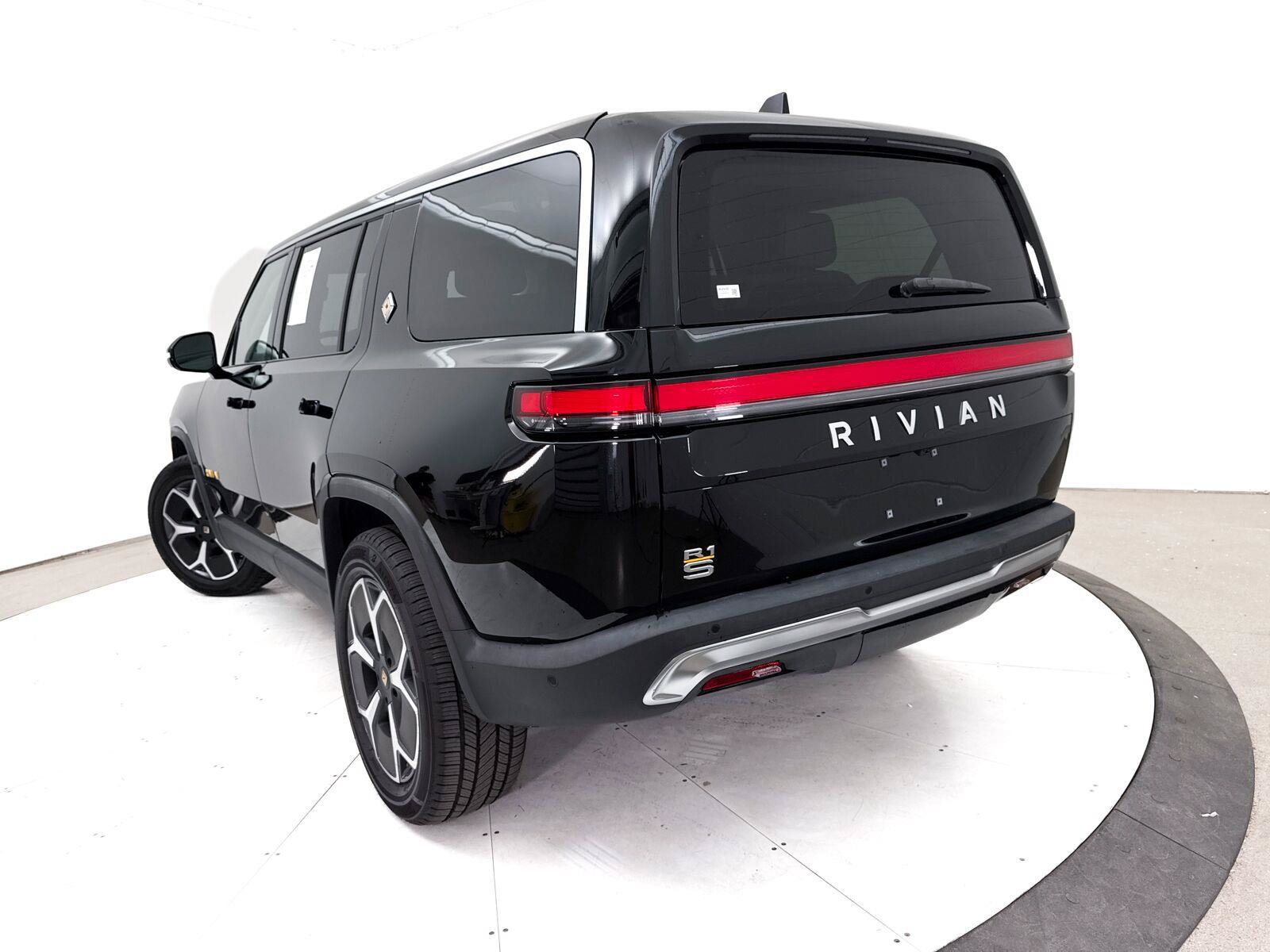 Used 2023 Rivian R1S Launch Edition Quad AWD/4WD image 7