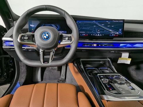 Used 2026 BMW i7 xDrive60 w/ Executive Package AWD/4WD image 21