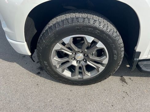 Used 2023 Chevrolet Silverado 1500 High Country w/ Technology Package image 13