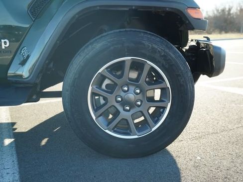 Used 2021 Jeep Gladiator Overland w/ LED Lighting Group image 44