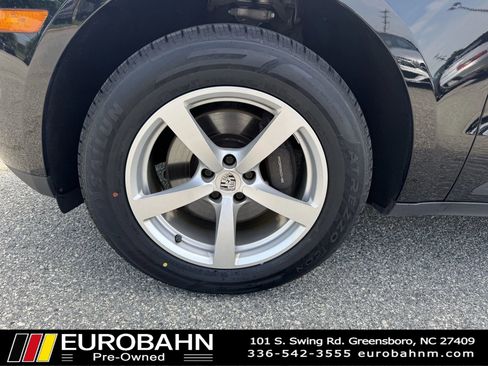 Used 2017 Porsche Macan AWD/4WD image 22