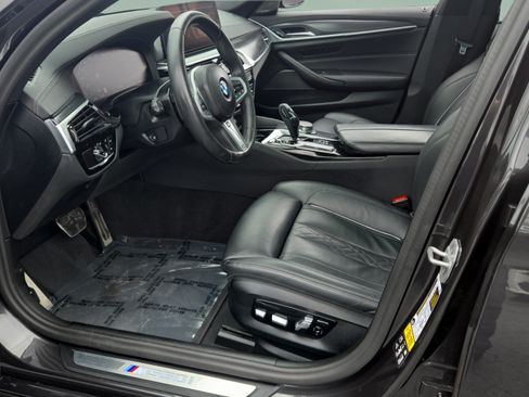 Certified 2023 BMW M550i xDrive AWD/4WD image 9