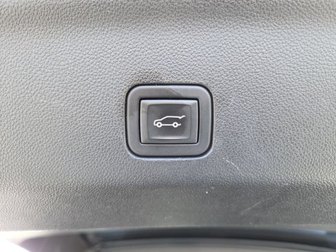 Used 2023 GMC Yukon Denali AWD/4WD image 25